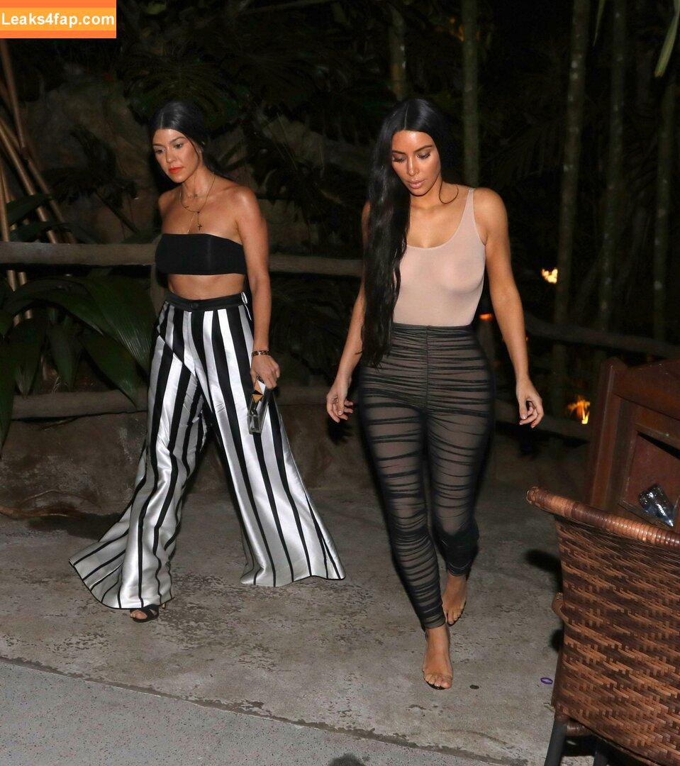 Kourtney Kardashian / kourtneykardash слитое фото фото #0370