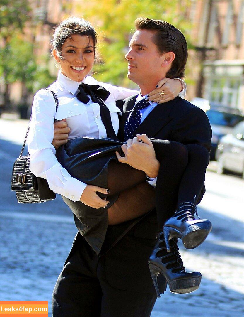 Kourtney Kardashian / kourtneykardash слитое фото фото #0379