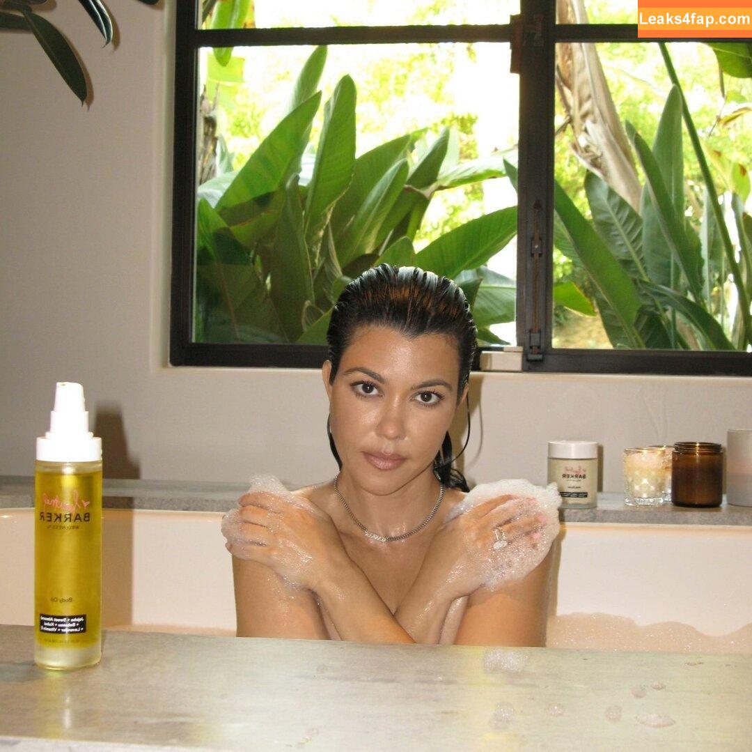 Kourtney Kardashian / kourtneykardash слитое фото фото #0457