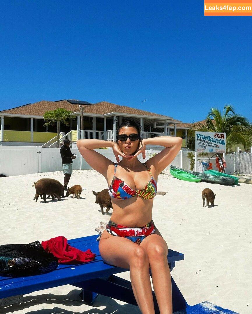 Kourtney Kardashian / kourtneykardash слитое фото фото #0470