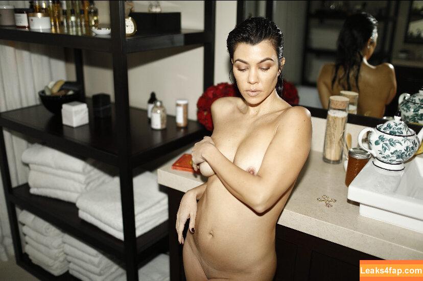 Kourtney Kardashian / kourtneykardash leaked photo photo #0475