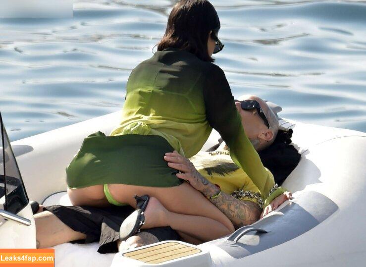 Kourtney Kardashian / kourtneykardash leaked photo photo #0585