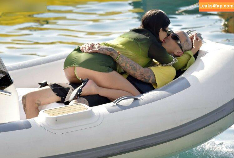 Kourtney Kardashian / kourtneykardash leaked photo photo #0586