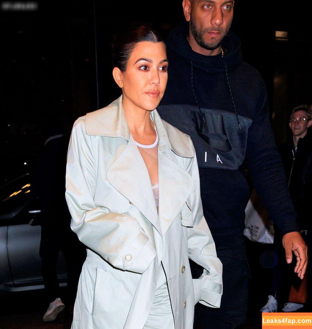 Kourtney Kardashian / kourtneykardash leaked photo photo #0675