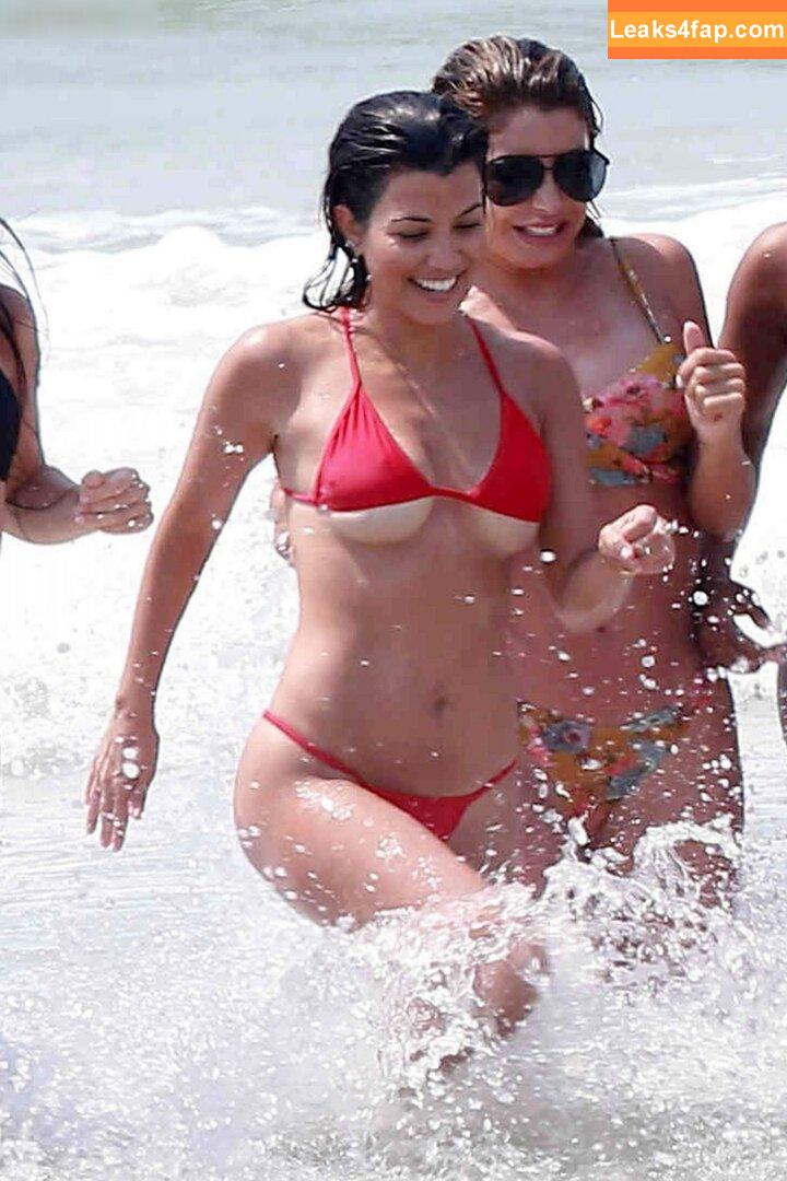 Kourtney Kardashian / kourtneykardash leaked photo photo #0683