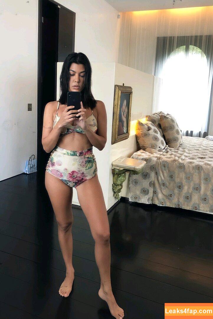 Kourtney Kardashian / kourtneykardash leaked photo photo #0702
