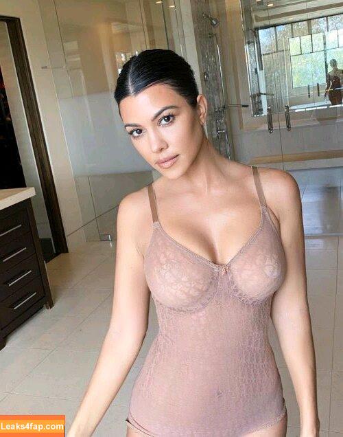 Kourtney Kardashian / kourtneykardash leaked photo photo #0711