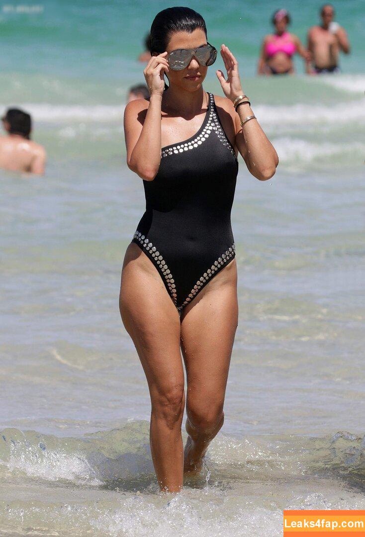 Kourtney Kardashian / kourtneykardash leaked photo photo #0760