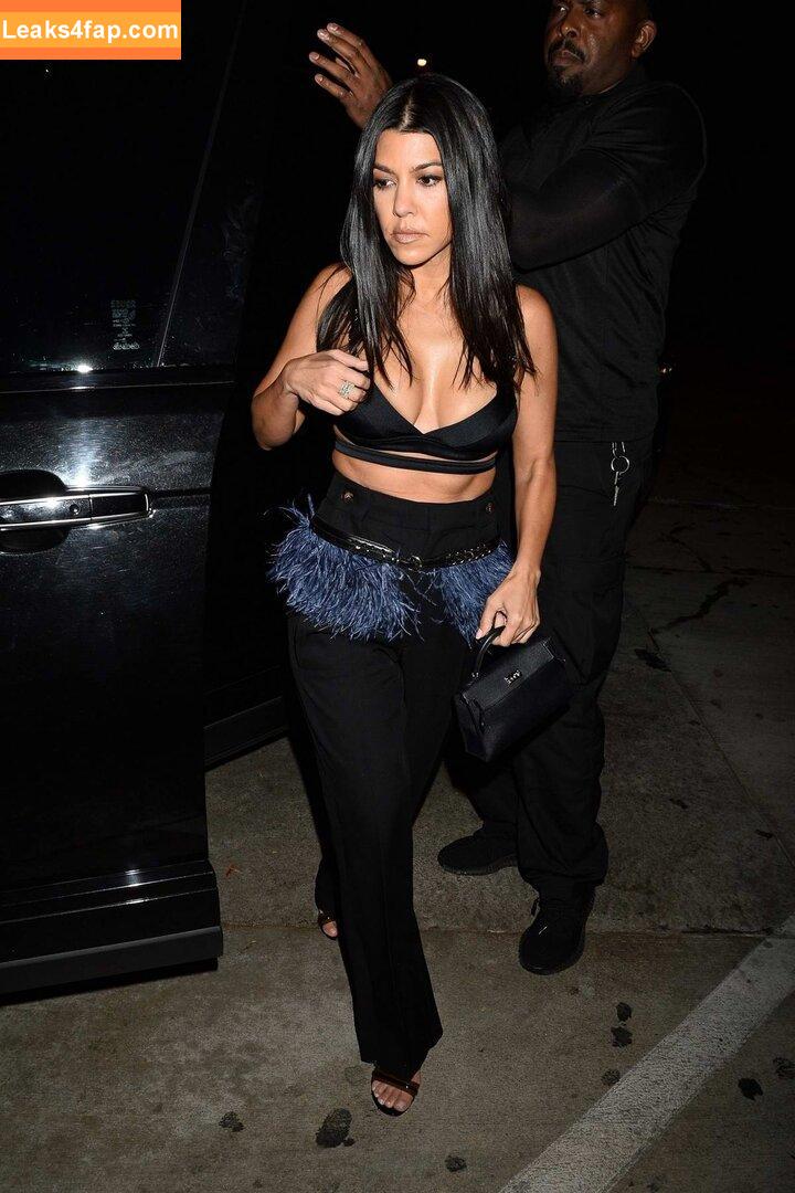 Kourtney Kardashian / kourtneykardash слитое фото фото #0945