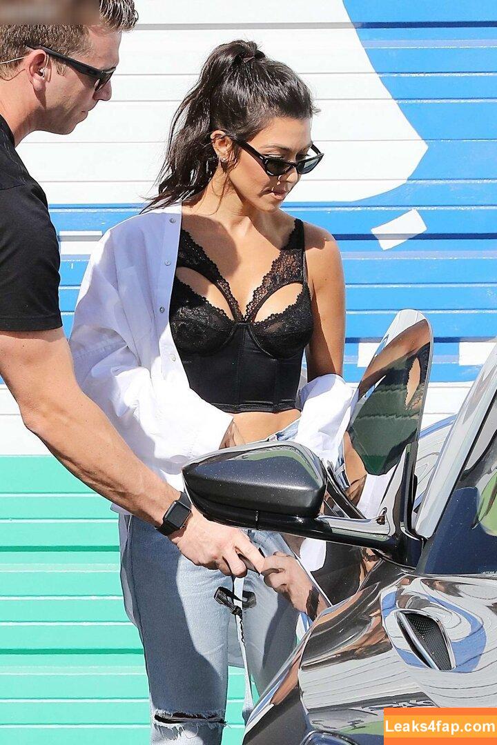 Kourtney Kardashian / kourtneykardash leaked photo photo #0974