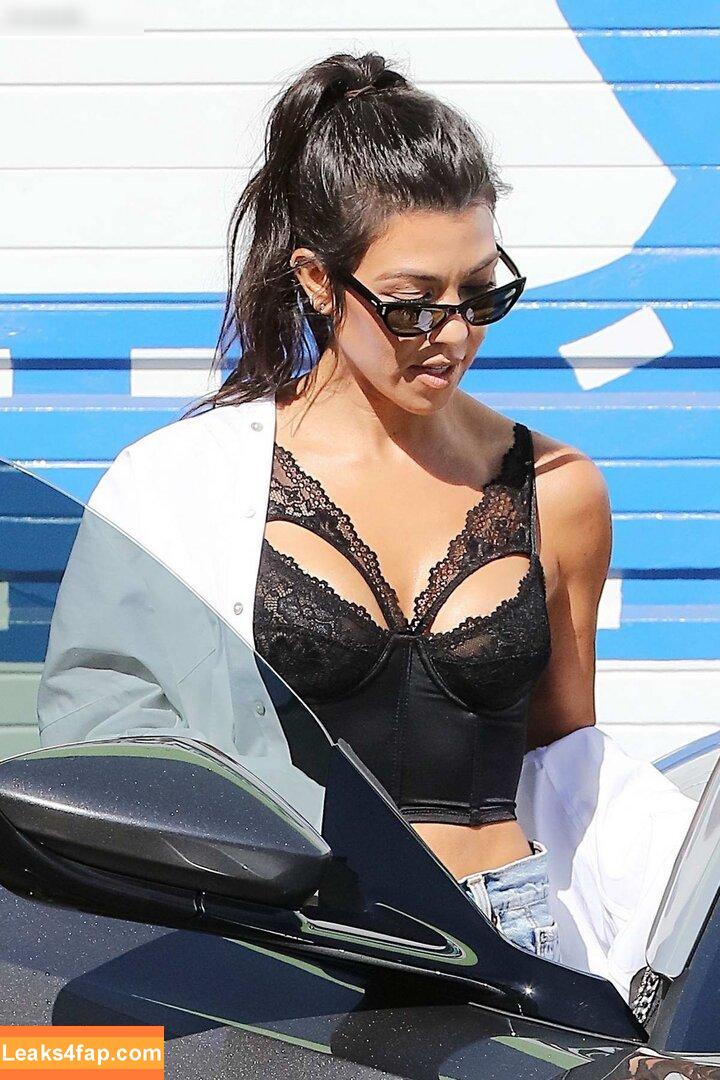 Kourtney Kardashian / kourtneykardash слитое фото фото #0975