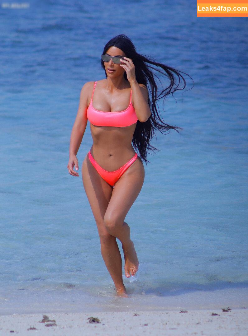 Kourtney Kardashian / kourtneykardash слитое фото фото #0988