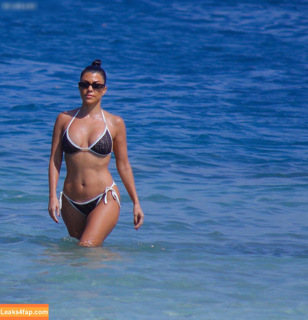 Kourtney Kardashian / kourtneykardash слитое фото фото #0991