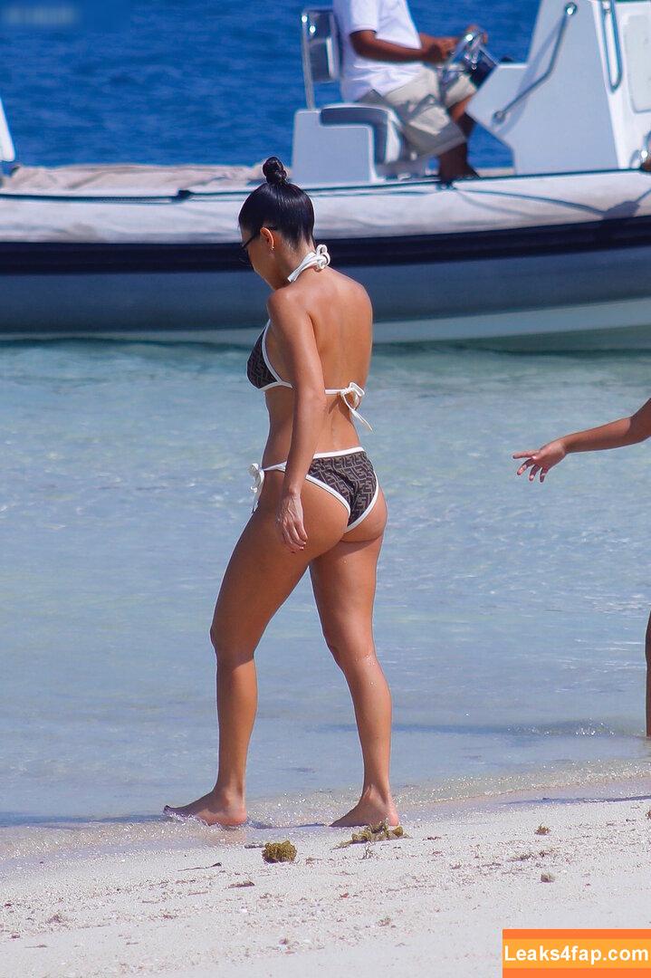Kourtney Kardashian / kourtneykardash слитое фото фото #0999