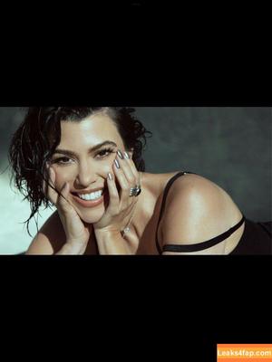 Kourtney Kardashian фото #0005