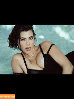 Kourtney Kardashian фото #0006