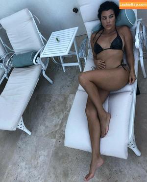 Kourtney Kardashian фото #0058