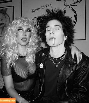 Kourtney Kardashian фото #0084