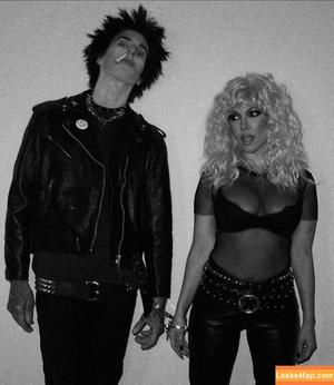 Kourtney Kardashian фото #0085