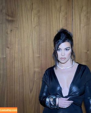 Kourtney Kardashian фото #0088