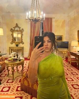 Kourtney Kardashian фото #0090