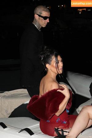 Kourtney Kardashian фото #0095