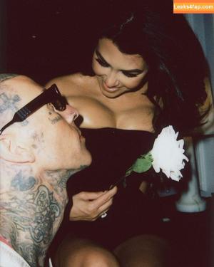 Kourtney Kardashian фото #0105