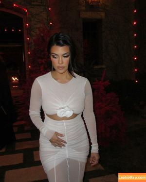 Kourtney Kardashian фото #0117