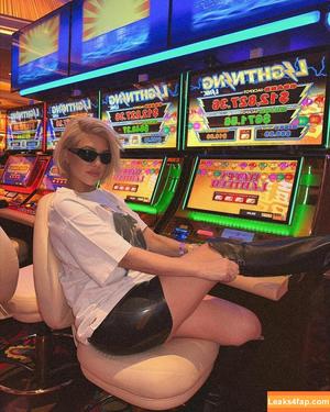 Kourtney Kardashian фото #0171