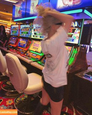 Kourtney Kardashian фото #0173