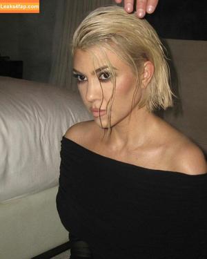 Kourtney Kardashian фото #0191