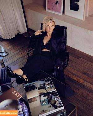 Kourtney Kardashian фото #0216