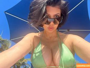 Kourtney Kardashian фото #0235