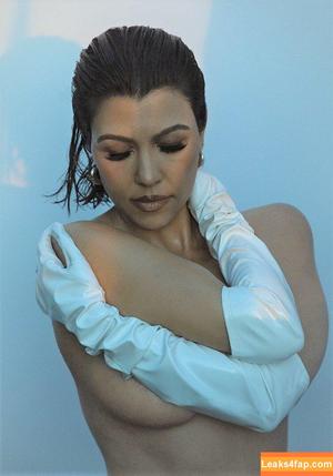 Kourtney Kardashian фото #0254