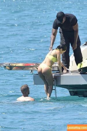 Kourtney Kardashian фото #0285