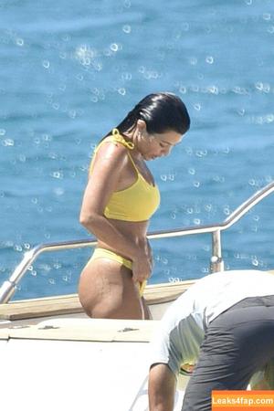 Kourtney Kardashian фото #0289