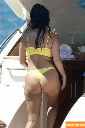 Kourtney Kardashian фото #0292