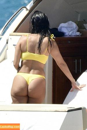Kourtney Kardashian фото #0306