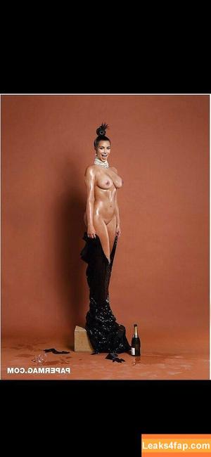 Kourtney Kardashian фото #0353