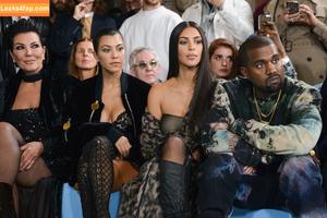 Kourtney Kardashian фото #0360