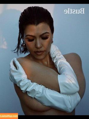 Kourtney Kardashian фото #0402