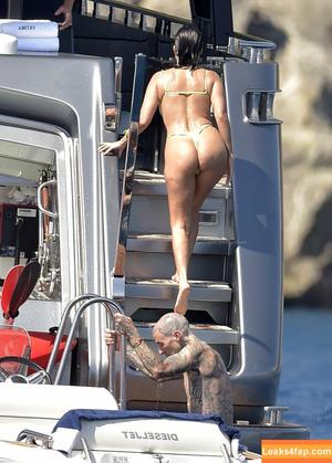 Kourtney Kardashian фото #0433