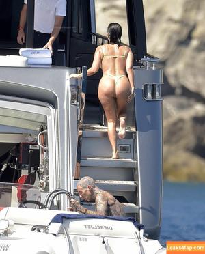 Kourtney Kardashian фото #0437