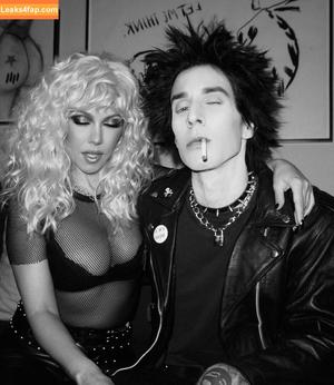 Kourtney Kardashian фото #0442