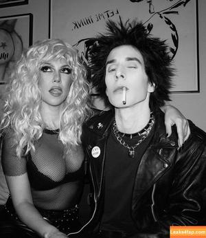 Kourtney Kardashian фото #0443