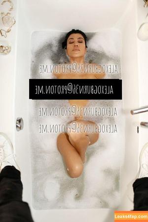 Kourtney Kardashian фото #0464