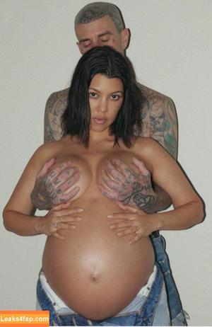 Kourtney Kardashian photo #0570