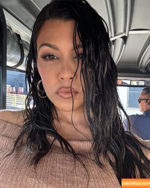 Kourtney Kardashian photo #0603