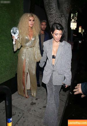 Kourtney Kardashian photo #0660