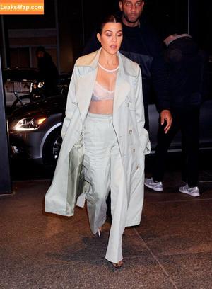 Kourtney Kardashian photo #0673